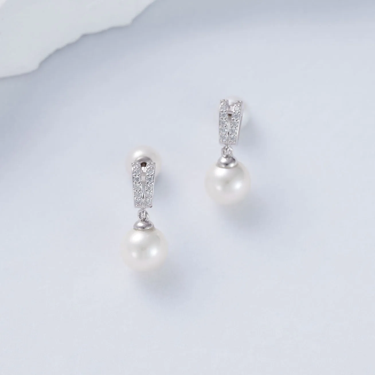 Elegant Freshwater Pearl Earrings WE00061