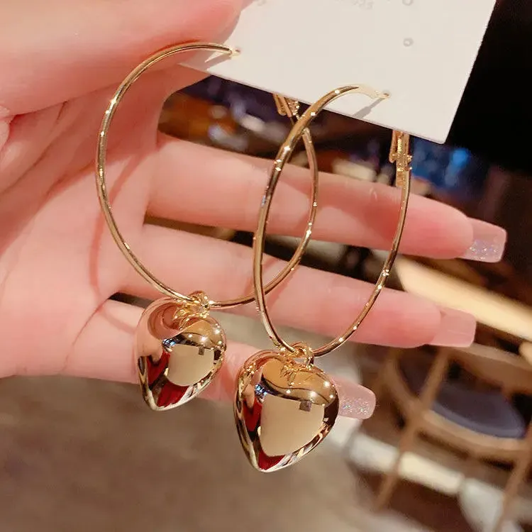 Elegant Gold Flower Earrings