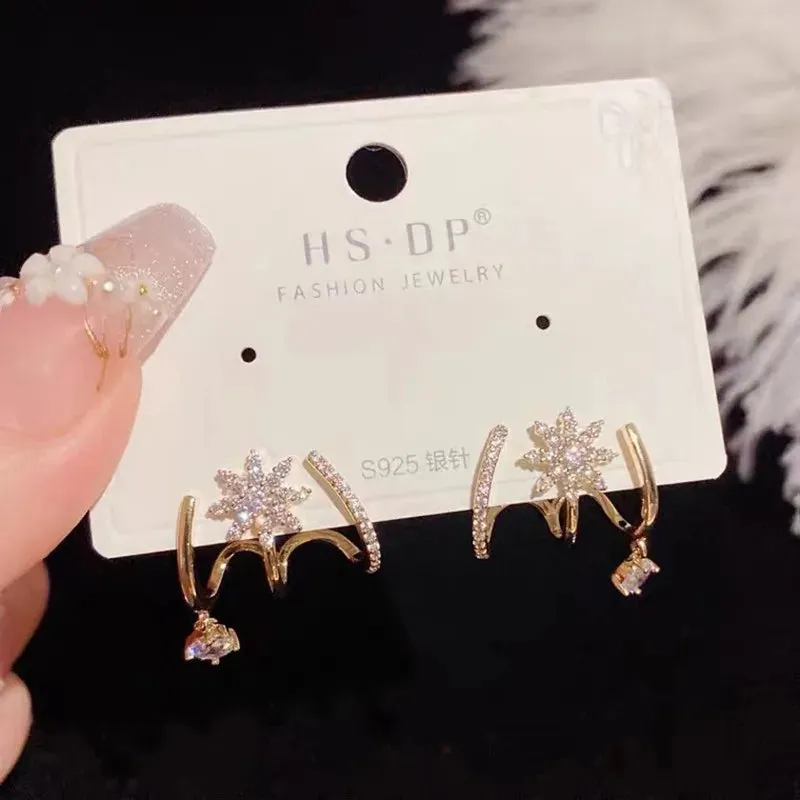 Elegant Gold Flower Earrings