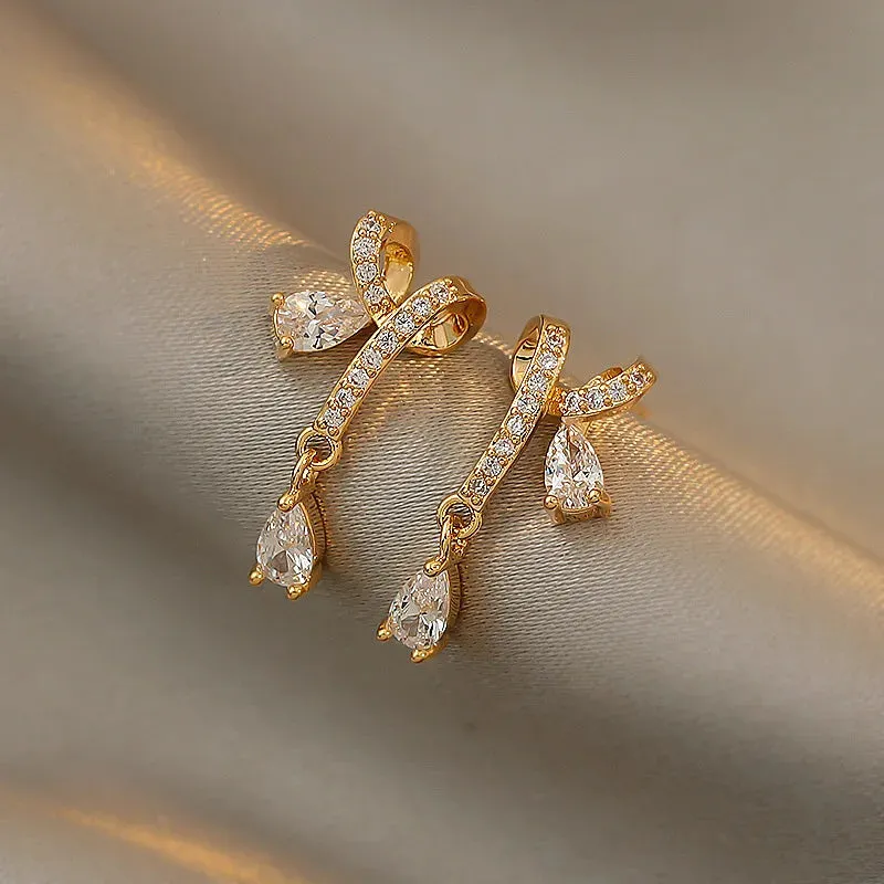 Elegant Gold Flower Earrings