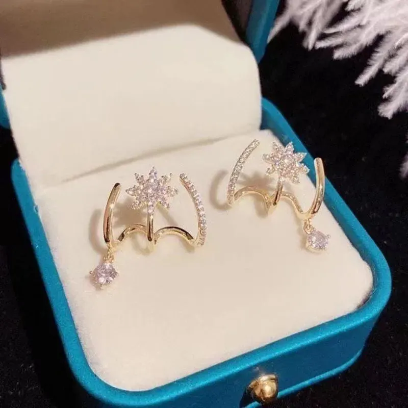 Elegant Gold Flower Earrings