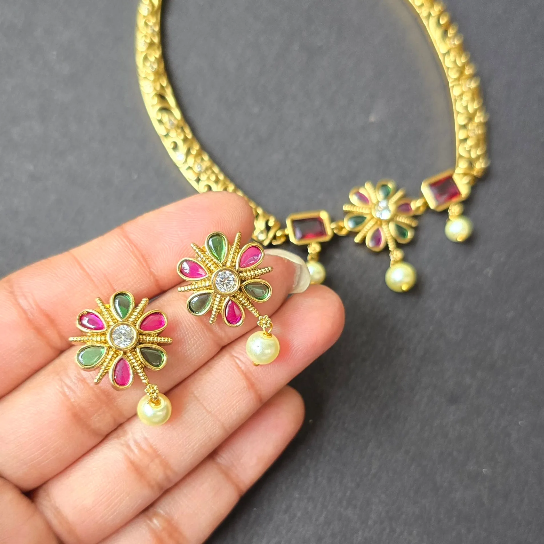 Hasli Ad Necklace