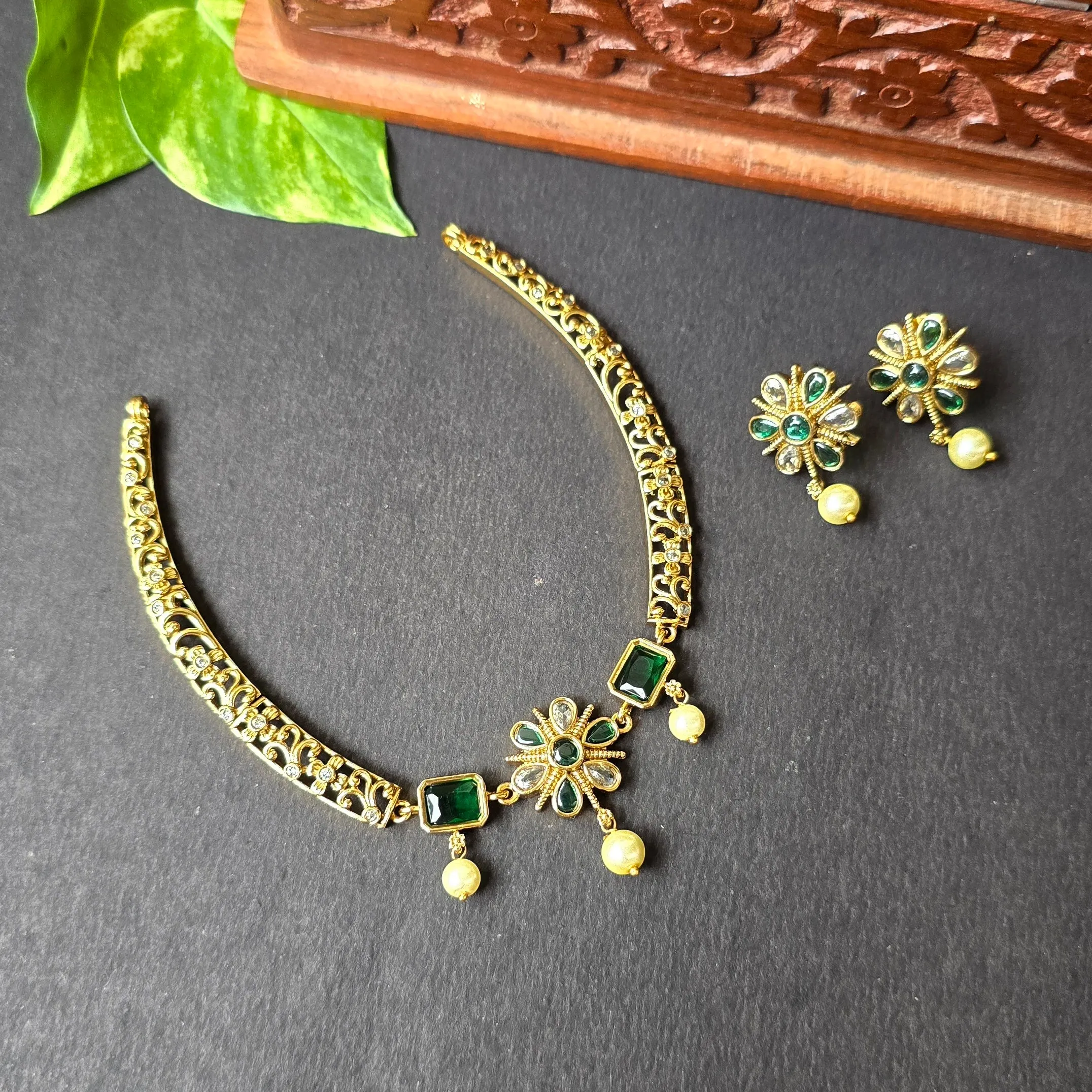 Hasli Ad Necklace
