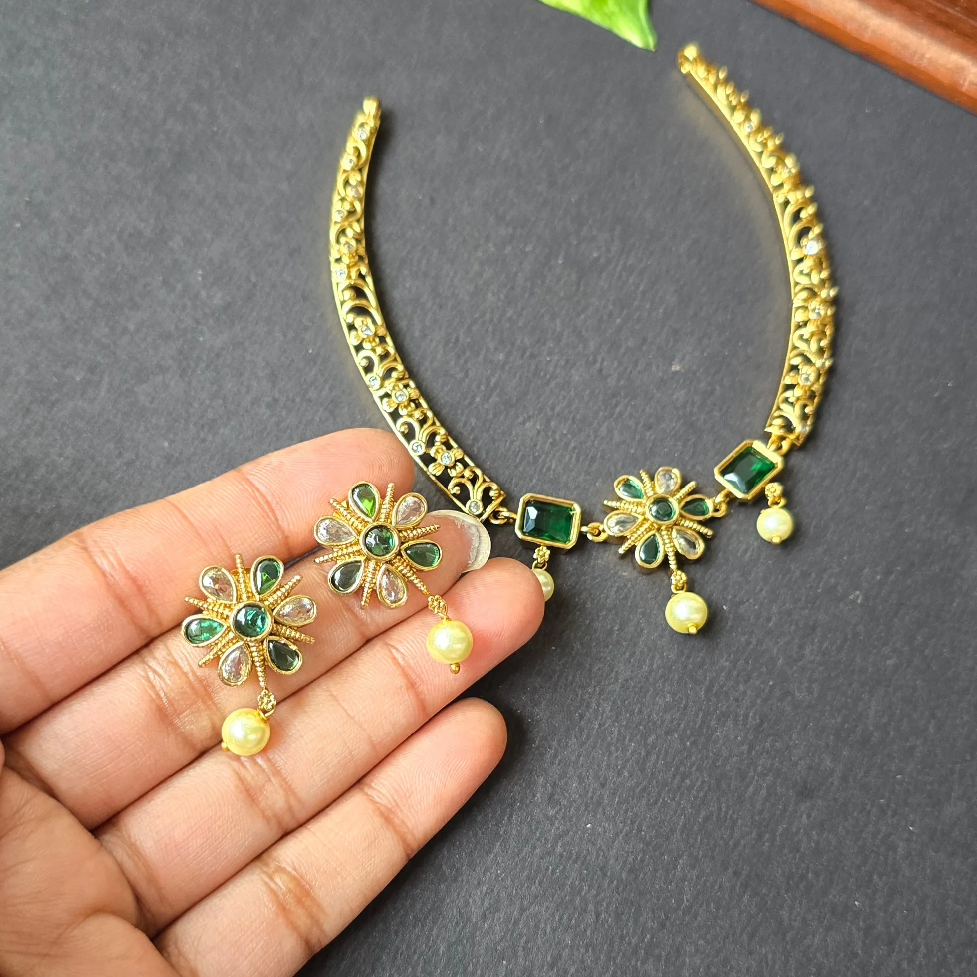 Hasli Ad Necklace