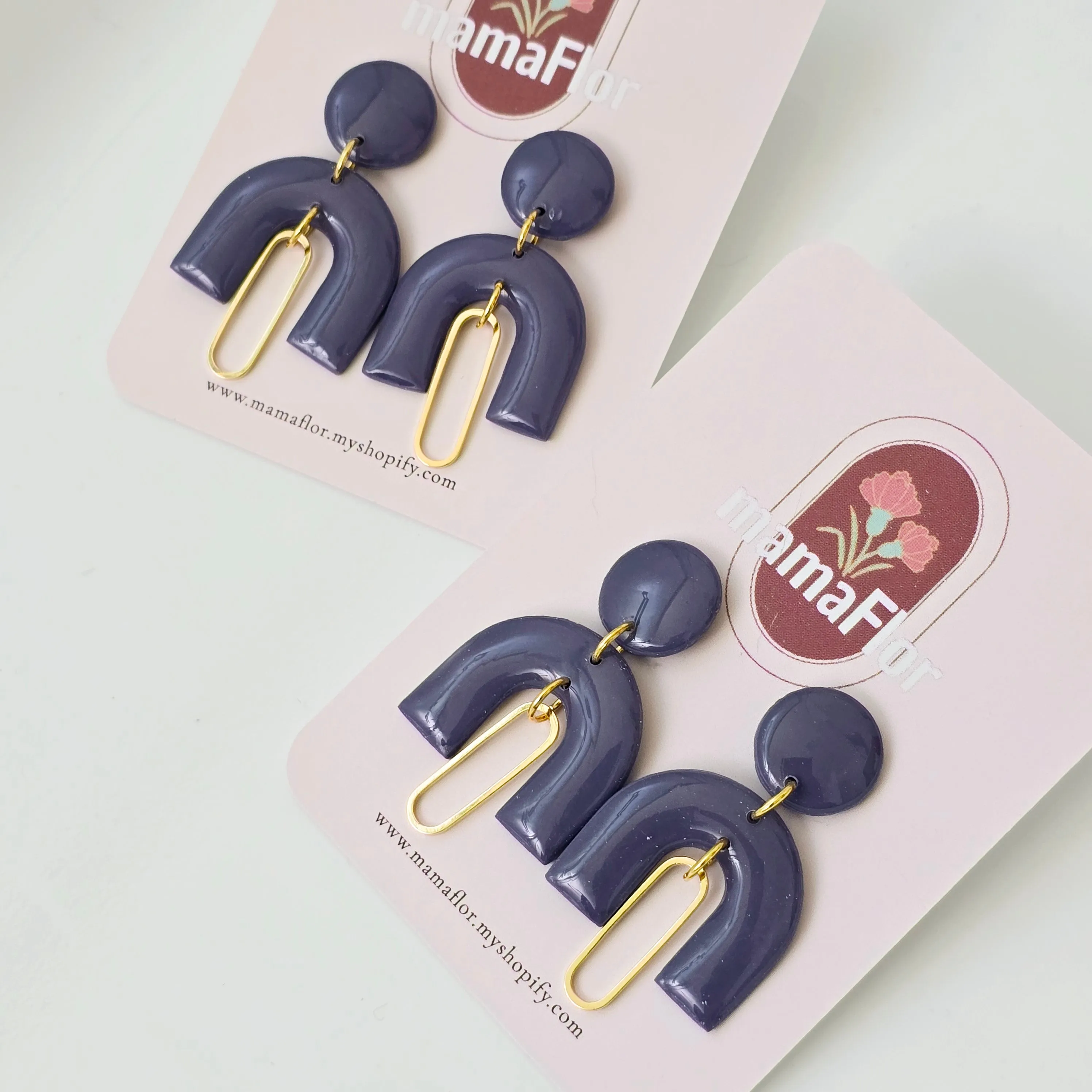 Miranda Dangle Earrings in grape
