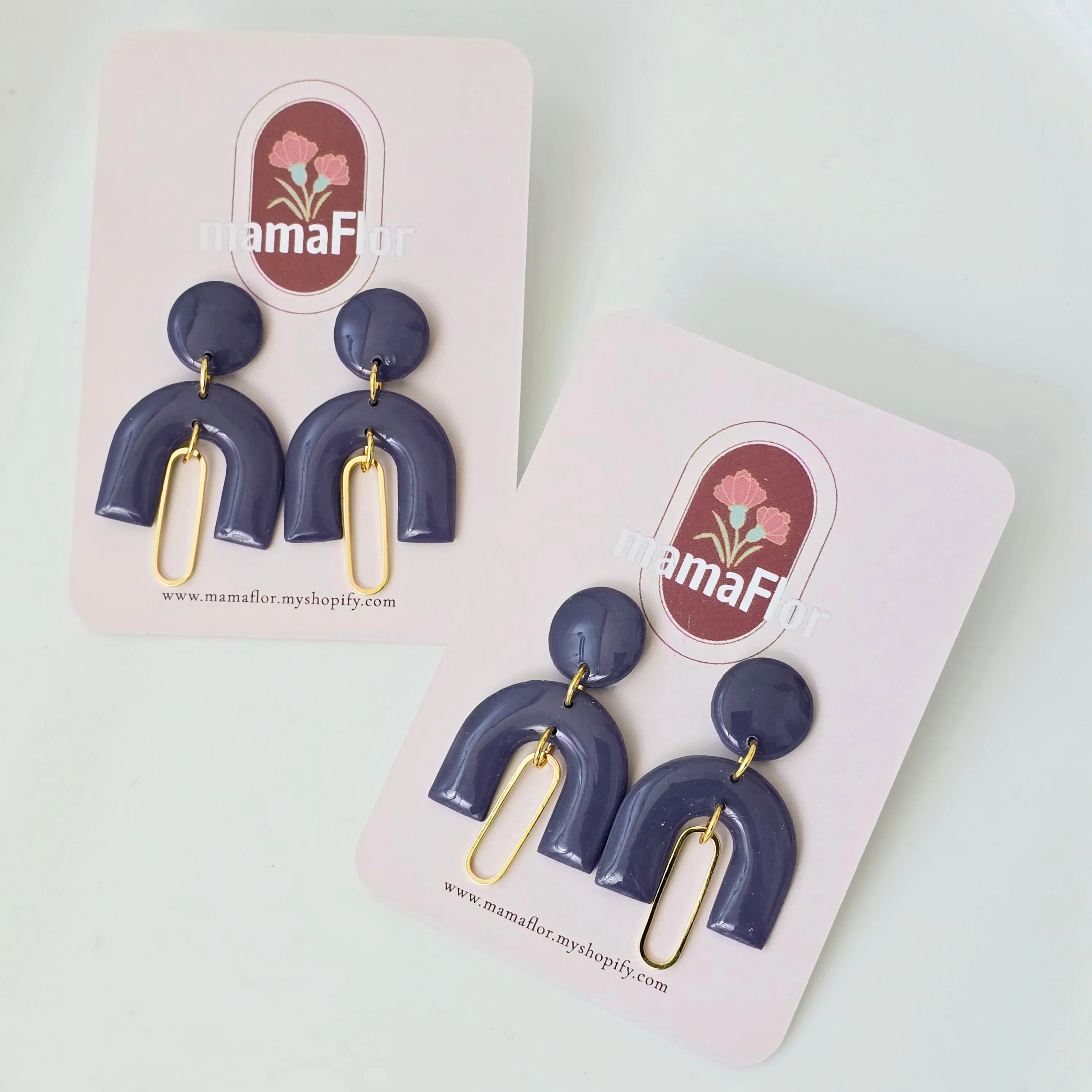 Miranda Dangle Earrings in grape