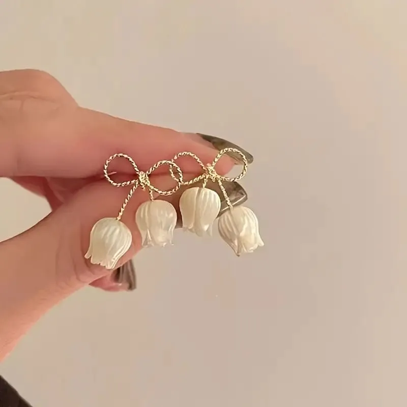 Rose Kiss Stud Earring