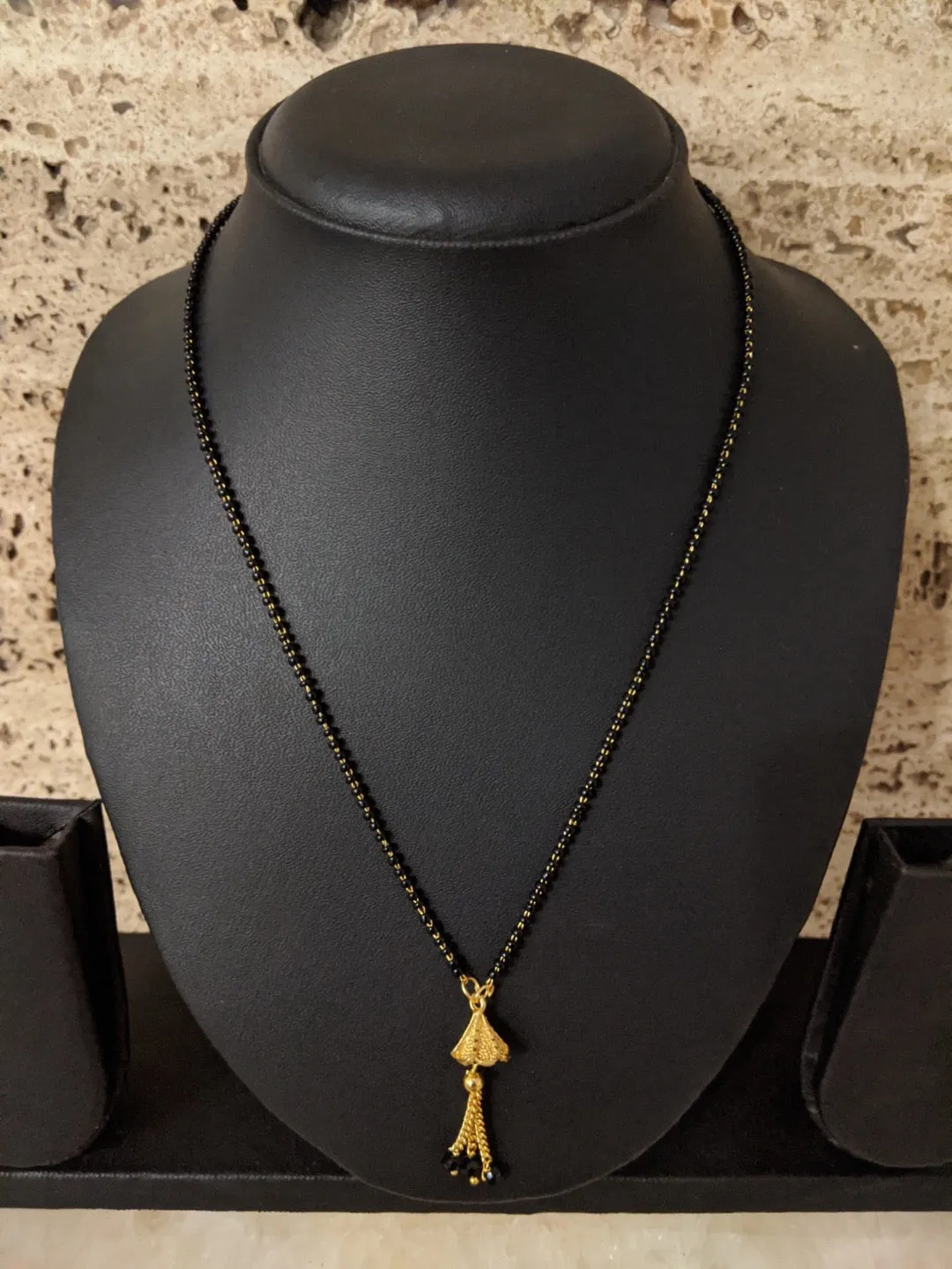 Short Mangalsutra Designs Flower designs Latkan Pendant simple gold mangalsutra black beads chain