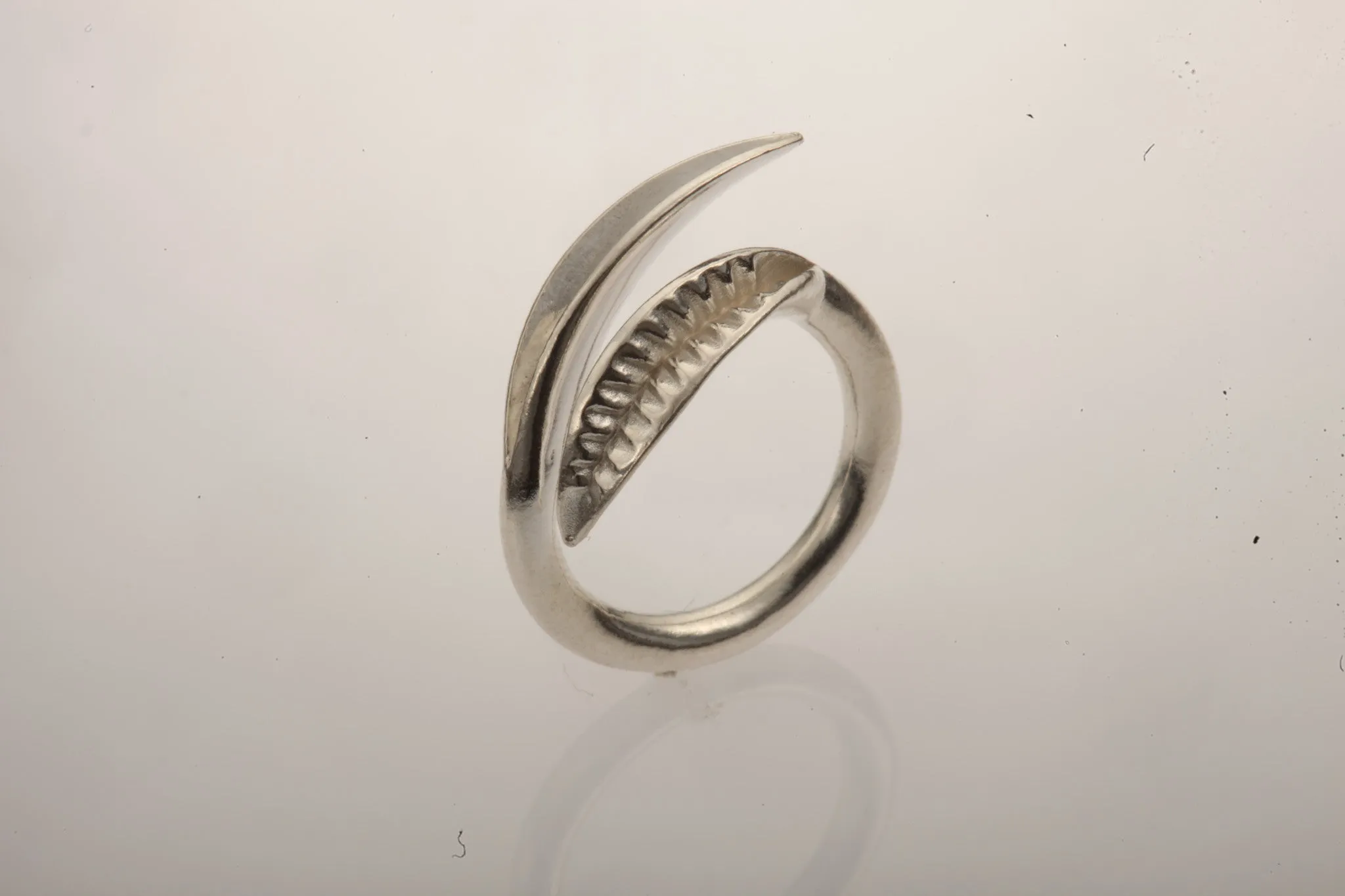 Small Botanical Leaf Ring