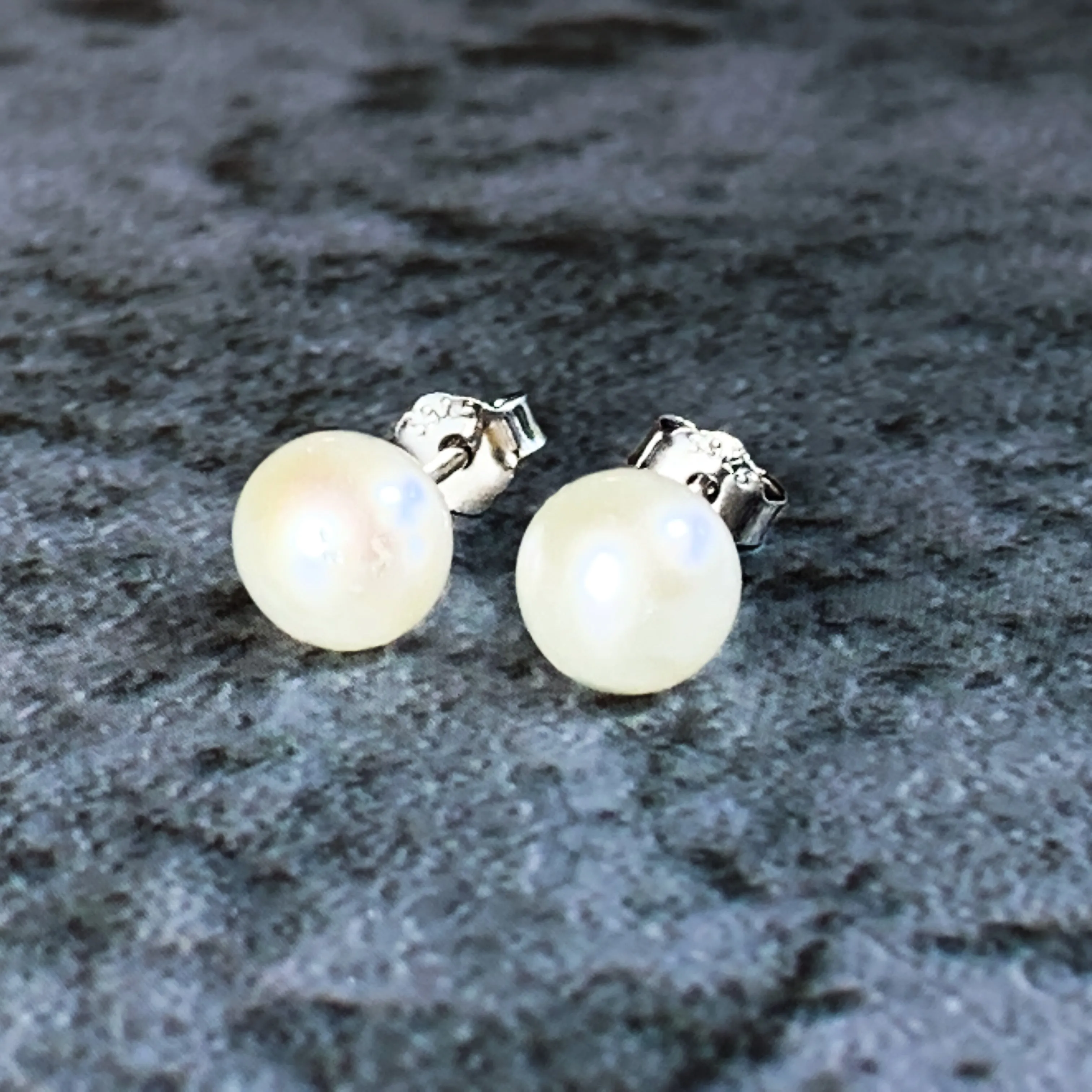 Sterling Silver 6-6.5mm Freshwater Pearl earrings