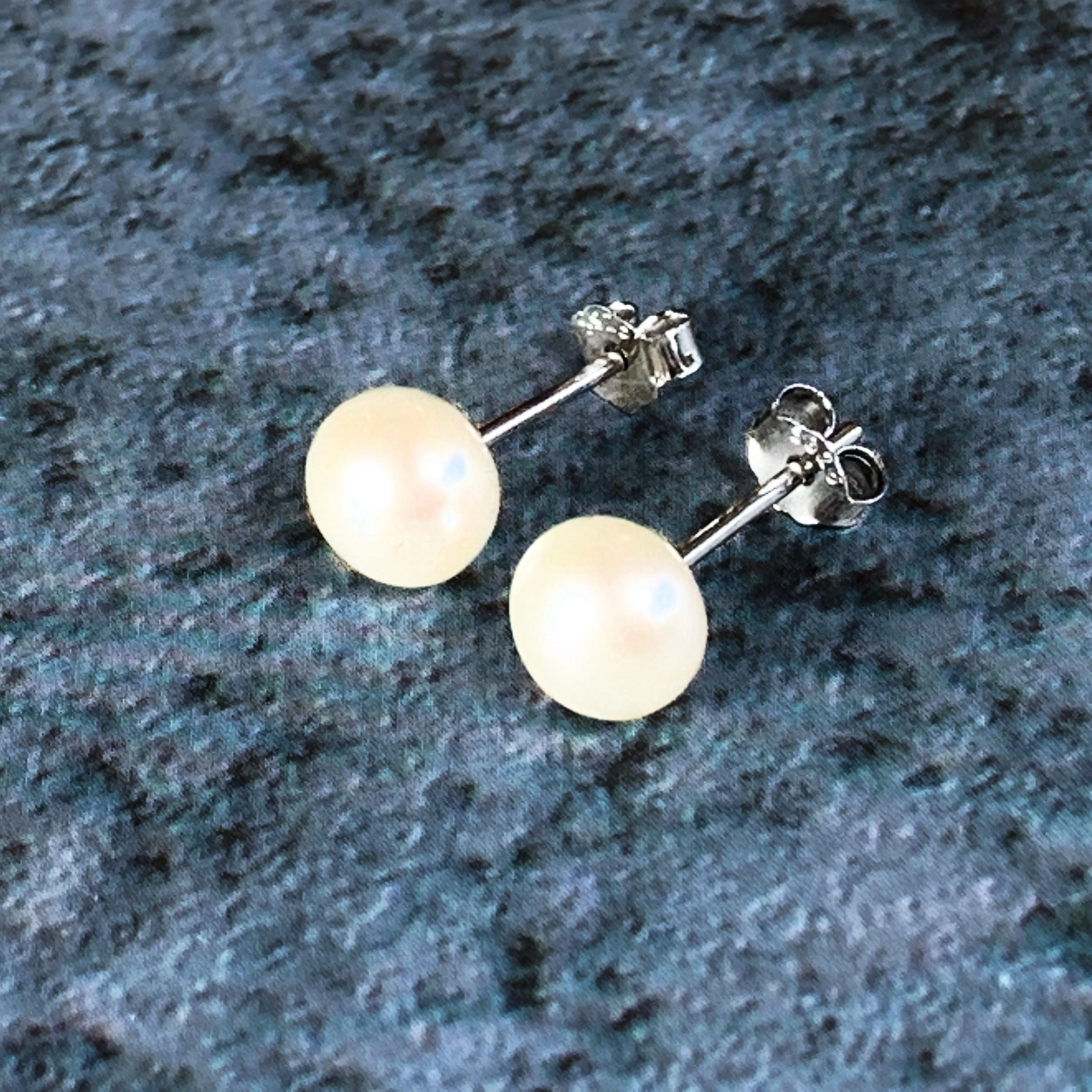 Sterling Silver 6-6.5mm Freshwater Pearl earrings
