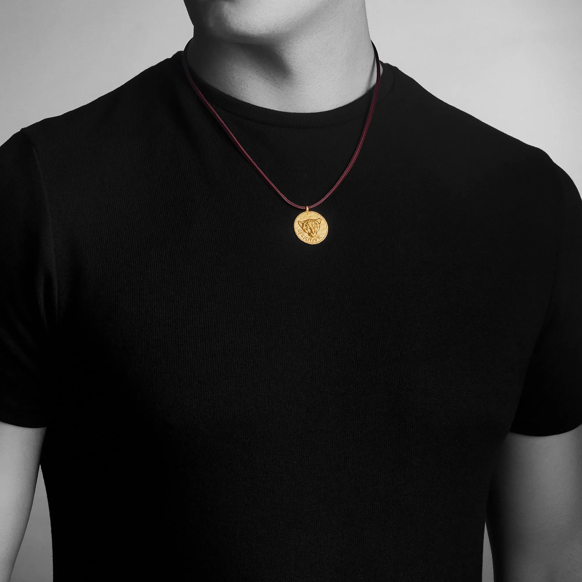Éternité Medallion