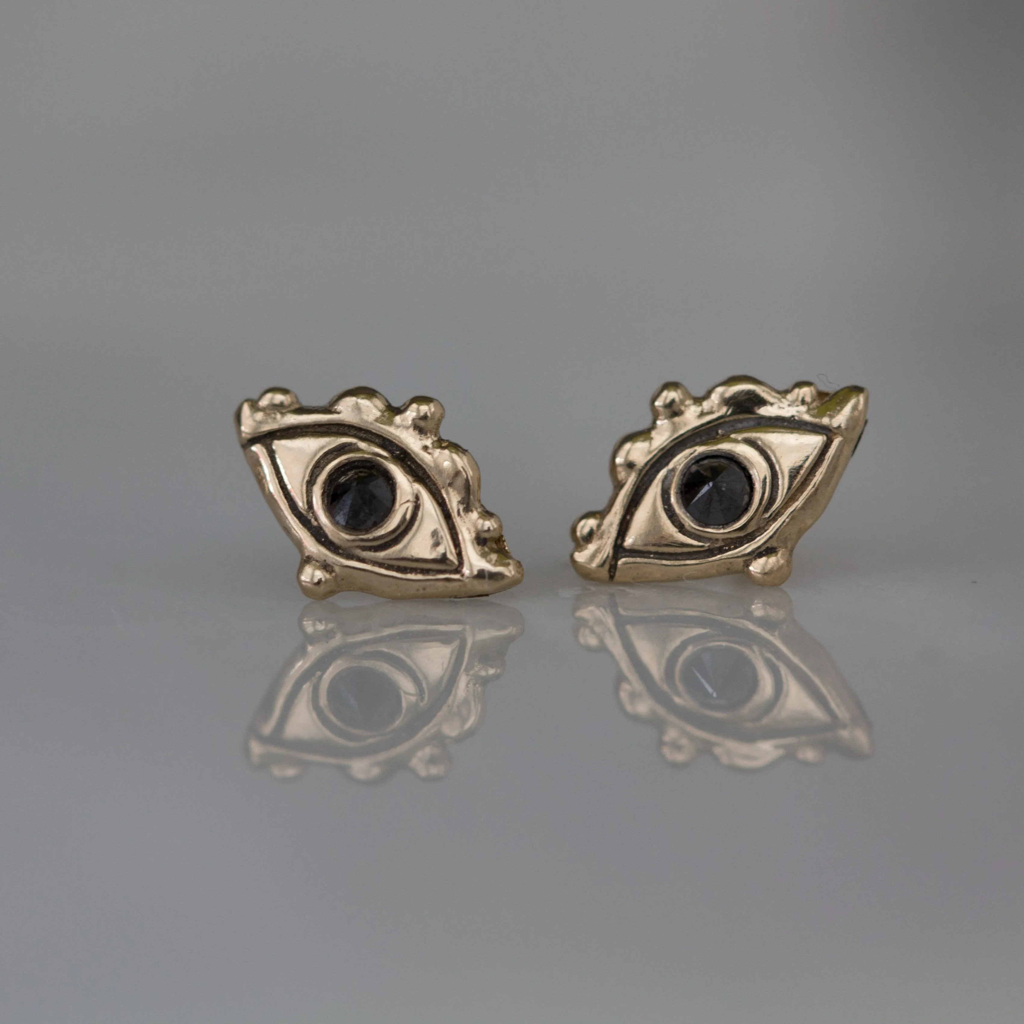 Third eye studs || black diamonds