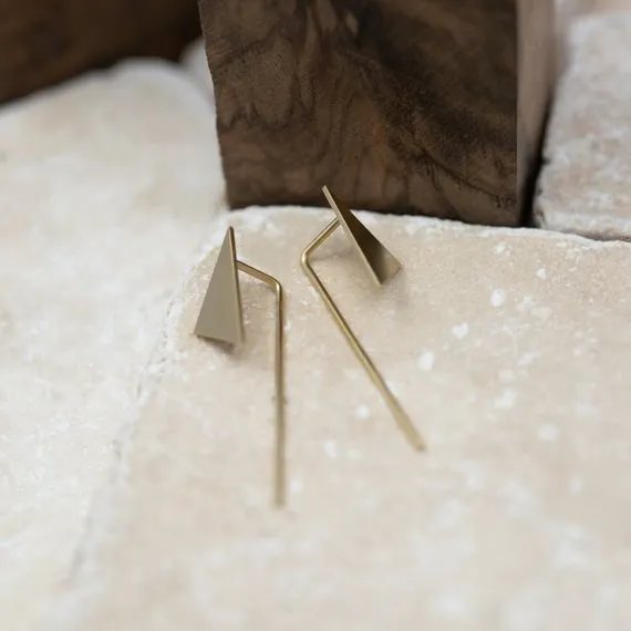 Triangular statement earrings N°8 in gold plated silver