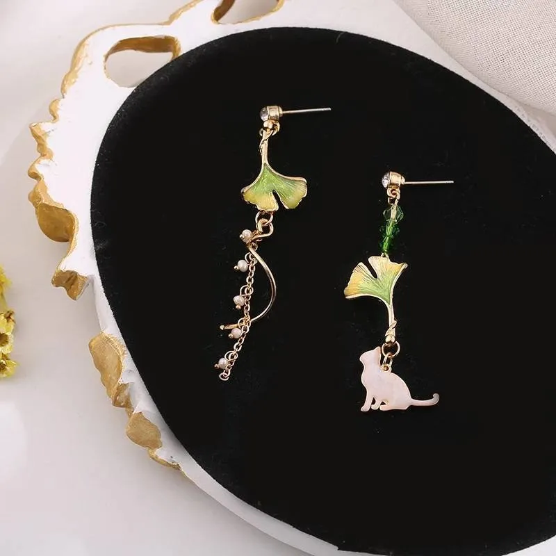 Vintage cat earrings with green leaf, earrings, boho, bohemian, vintage earrings, art deco earrings, 1980s, cat earrings, flower