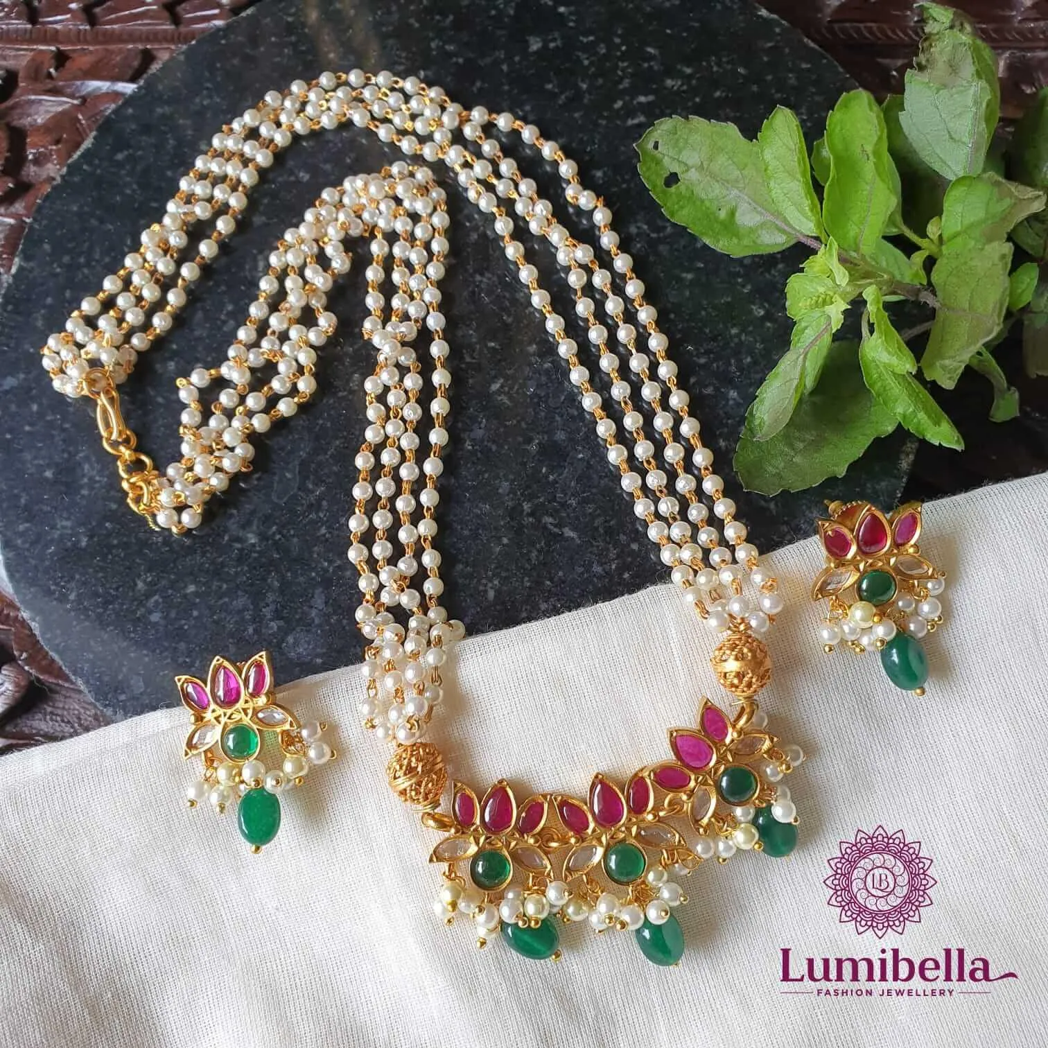 White Pearl Neckset