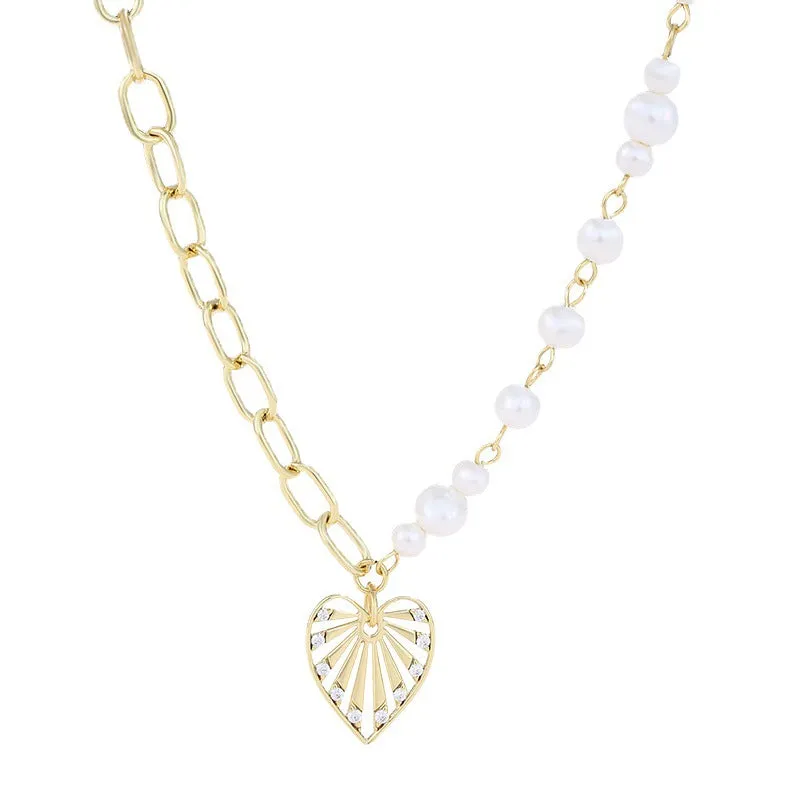 Wholesale Fashion Patchwork Imitation Pearl Autumn and Winter Niche Design, Love Pendant Temperament Collarbone Chain Necklaces