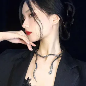Wholesale Personalized Wrap Snake Shape Cold Dark Choker Collar