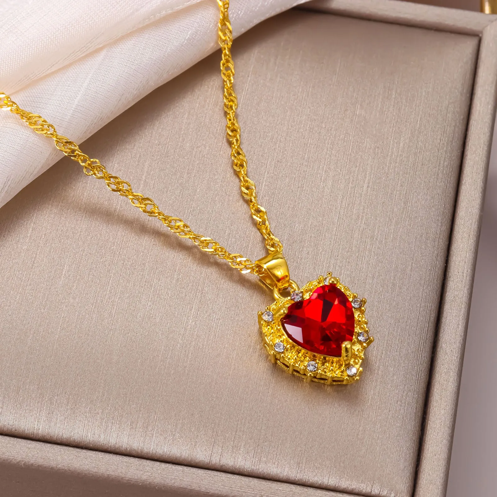 Wholesale Pink Diamond Heart Shaped Zircon Necklace
