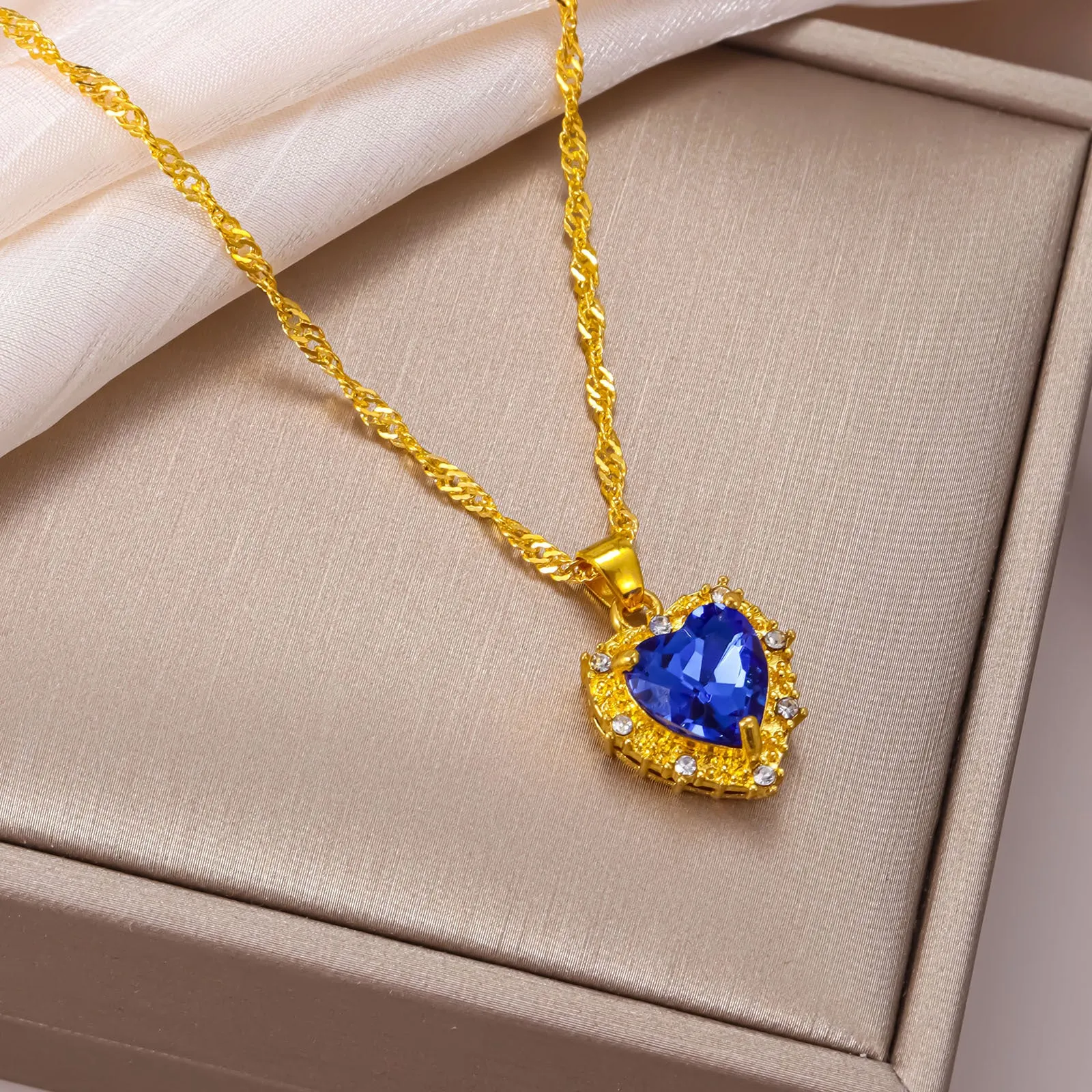 Wholesale Pink Diamond Heart Shaped Zircon Necklace