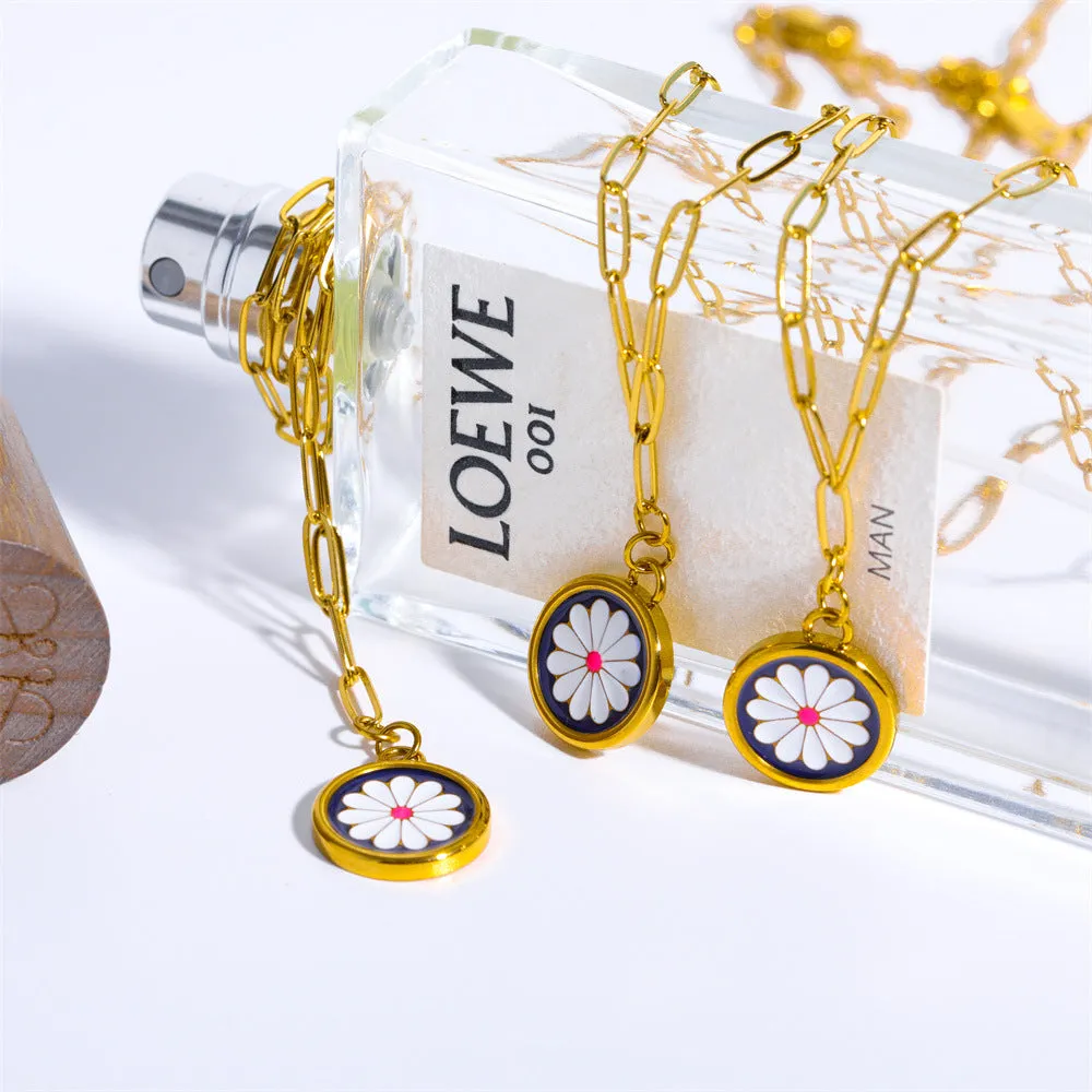 Wholesale Titanium Steel Small Daisy Round Coin Necklace