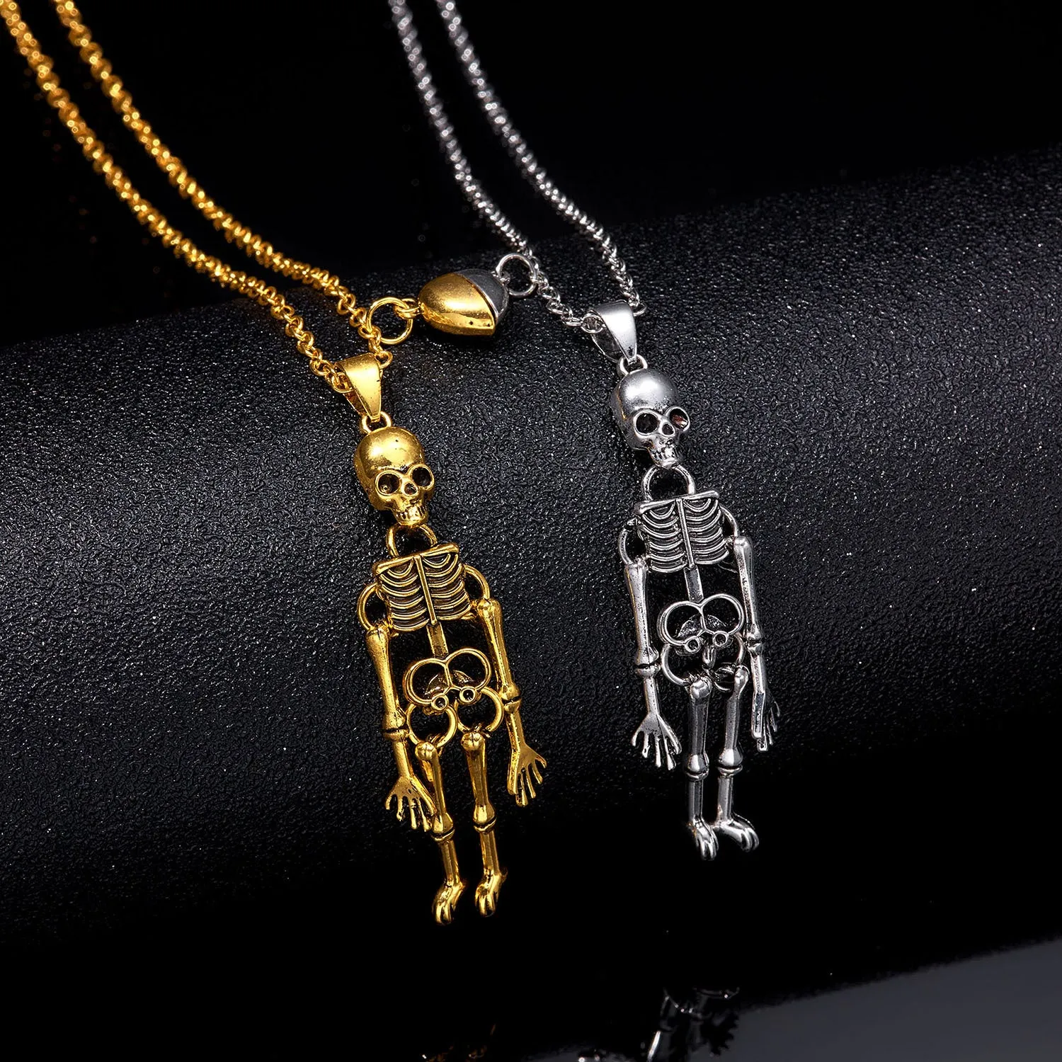 Wholesale Vintage Skeleton Ghost Love Magnetic Suction Handle Pendant Alloy Necklace